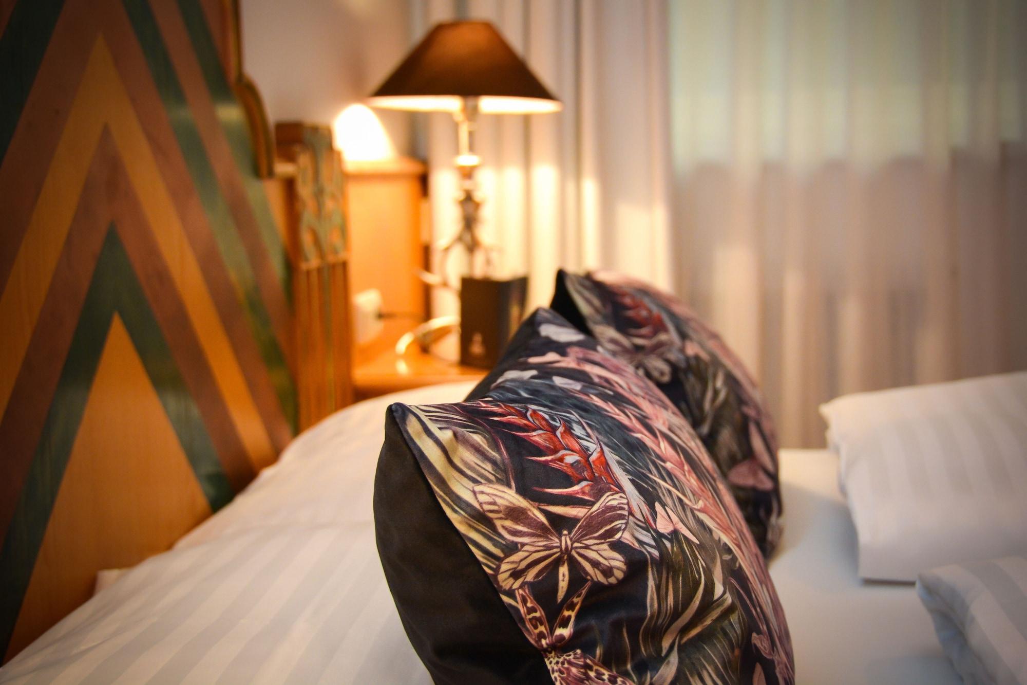 Q! Hotel Maria Theresia Kitzbuhel Ngoại thất bức ảnh