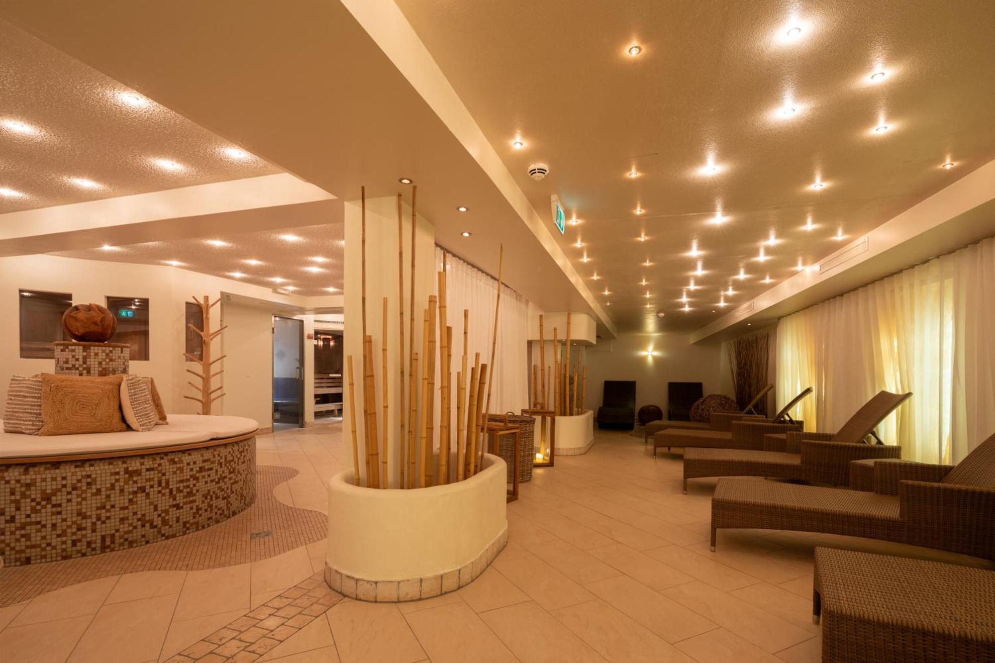 Q! Hotel Maria Theresia Kitzbuhel Ngoại thất bức ảnh