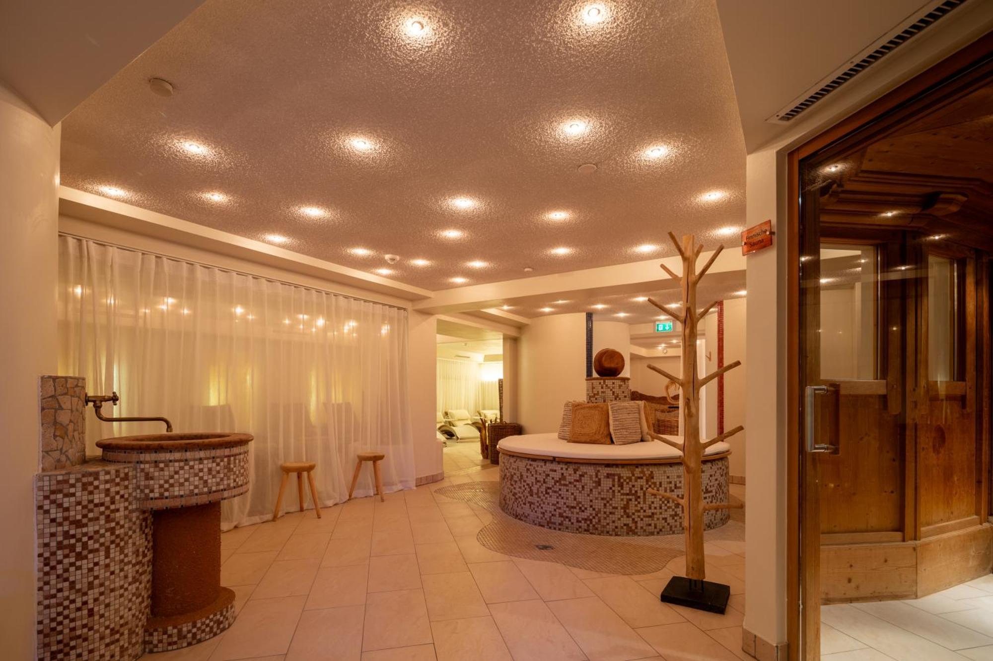 Q! Hotel Maria Theresia Kitzbuhel Ngoại thất bức ảnh
