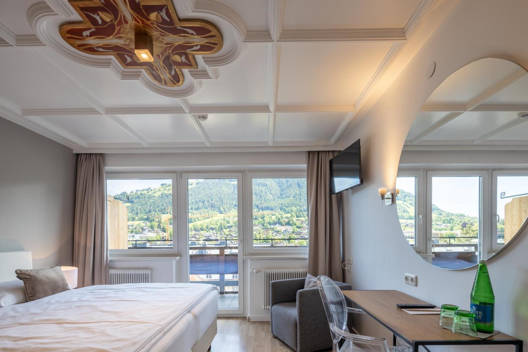 Q! Hotel Maria Theresia Kitzbuhel Ngoại thất bức ảnh