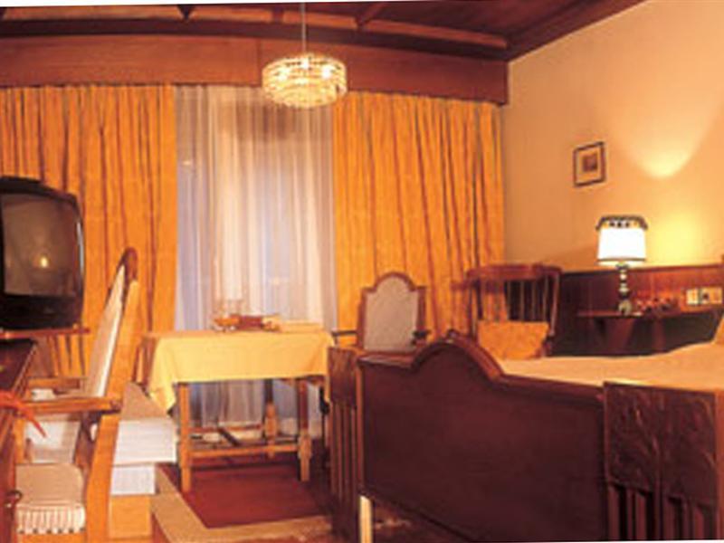 Q! Hotel Maria Theresia Kitzbuhel Ngoại thất bức ảnh